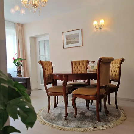 Dannia House Apartamento Braşov